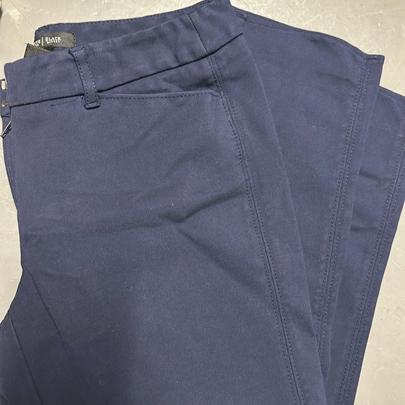 WHBM POINTE PANT - Picture 2 of 5